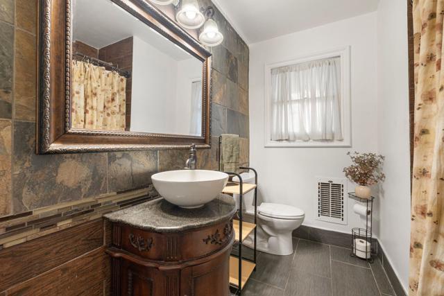 3774 Maywood Court, San Bernardino CA: https://media.crmls.org/mediaz/410cd632-6c5d-458f-a7fd-d3a0d58571eb.jpg