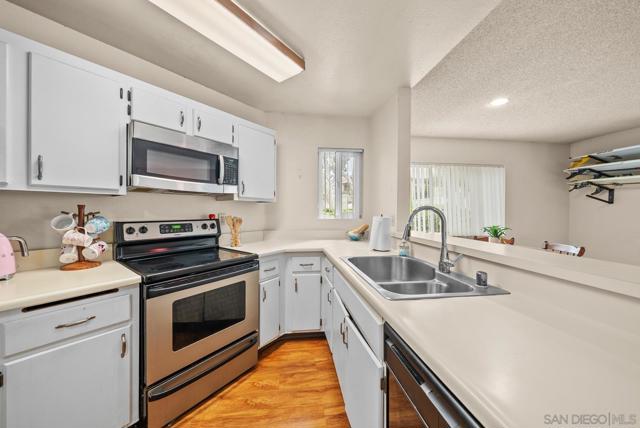 Image 7 of 25 For 7565 Charmant Dr  503
