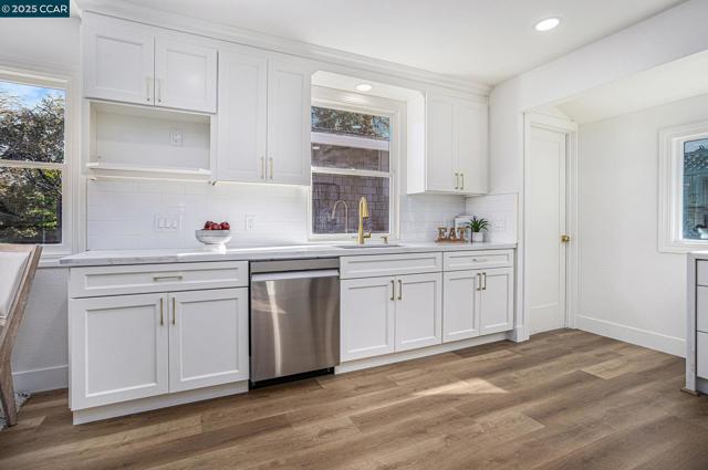 2139 WHYTE PARK AVE, Walnut Creek CA: https://media.crmls.org/mediaz/410ded22-e69f-4c4a-a295-1ef6a828c430.jpg