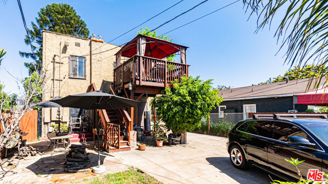 1277 S Orange Drive, Los Angeles CA: https://media.crmls.org/mediaz/410eeafe-9872-4b10-a845-132ba7f3854d.jpg