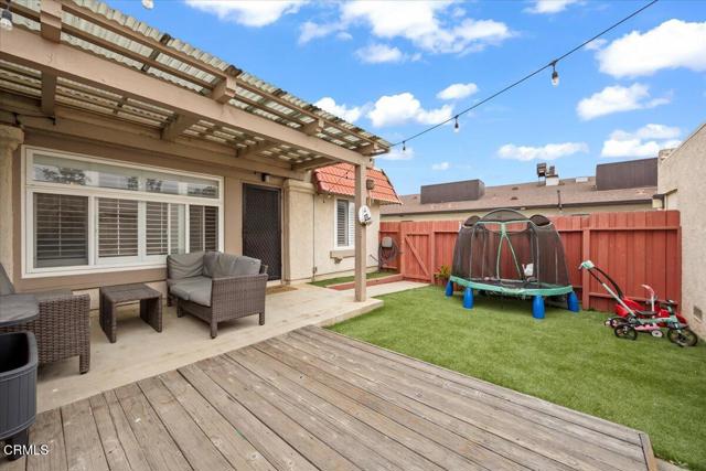 Detail Gallery Image 6 of 28 For 2930 Isle Way #B,  Oxnard,  CA 93035 - 2 Beds | 1/1 Baths