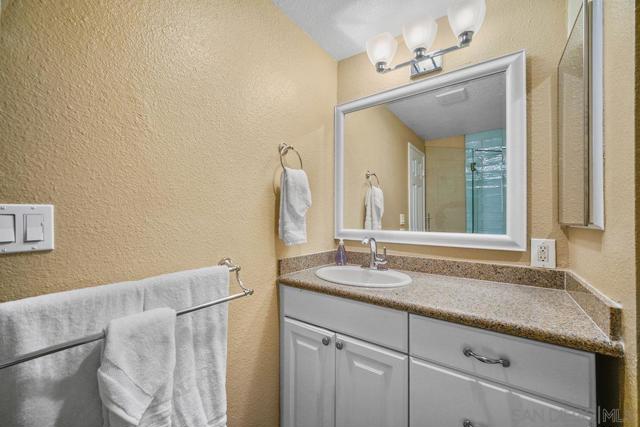 2808 Bayside Walk, San Diego CA: https://media.crmls.org/mediaz/410fcef9-abd8-4737-b210-e65247c03fb9.jpg