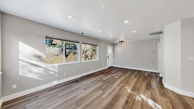 1140 S Washington Street, Sonora CA: https://media.crmls.org/mediaz/410fd87a-b77c-4faa-a8d9-fd96c9ea6211.jpg