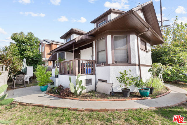 1605 Council Street, Los Angeles, California 90026, 3 Bedrooms Bedrooms, ,1 BathroomBathrooms,Single Family Residence,For Sale,Council,24425261