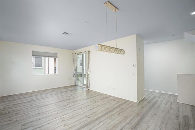 5211 Beachfront Cove, San Diego CA: https://media.crmls.org/mediaz/41115d01-c0a2-4d34-b2c8-4611e654f238.jpg