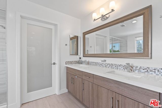 8107 Yorktown Avenue, Los Angeles CA: https://media.crmls.org/mediaz/4111b015-e769-4a2f-adc3-1c4f9f64aa97.jpg