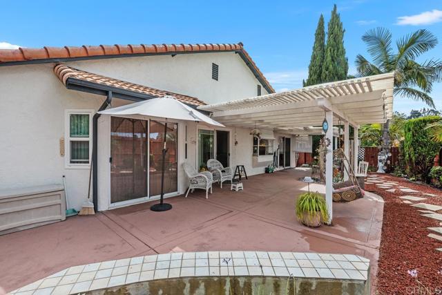 2175 Castilla Way, Oceanside CA: https://media.crmls.org/mediaz/4112c98b-47d5-4ebf-9829-33429852b540.jpg