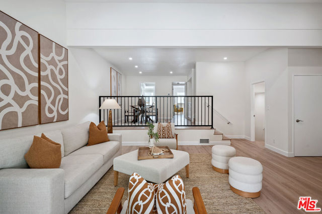 17109 Palisades Circle, Pacific Palisades CA: https://media.crmls.org/mediaz/4112de64-2198-4442-b6ea-a83ae679fab9.jpg