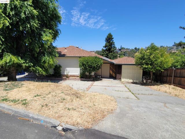 Image 2 of 13 For 27030 Parkside Dr