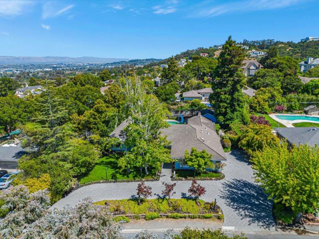 937 Parrott Drive, Hillsborough CA: https://media.crmls.org/mediaz/4113bd13-59a9-464b-bda1-e7b306b29958.jpg