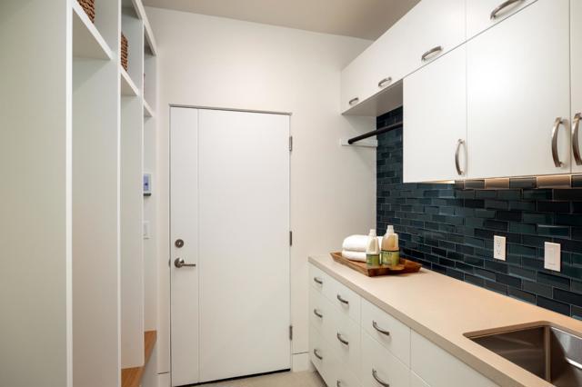 596 Franklin Street, Mountain View CA: https://media.crmls.org/mediaz/4113c478-417d-4ac5-99b3-6c785be775da.jpg