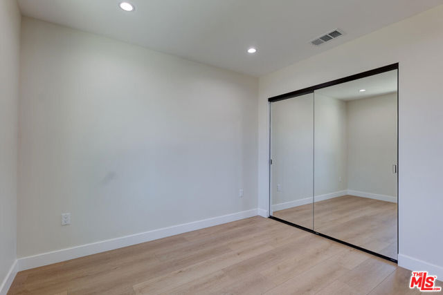 7444 Ostrom Avenue, Lake Balboa CA: https://media.crmls.org/mediaz/4113ef2a-e6bf-43b3-9b74-40d2c0d9851b.jpg