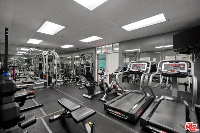 10535 Wilshire Boulevard, Los Angeles CA: https://media.crmls.org/mediaz/4113fbfa-5b11-4b13-b921-4390f64580ee.jpg