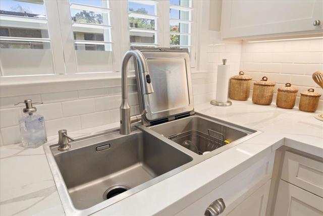 44 Hacienda Carmel, Carmel CA: https://media.crmls.org/mediaz/41141f16-d589-4d4d-913c-744b3ea27c06.jpg