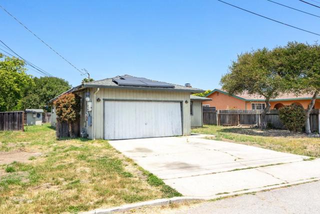 2158 17th Avenue, Santa Cruz CA: https://media.crmls.org/mediaz/41145fe5-3ee4-4164-a161-49d0bf863c5d.jpg