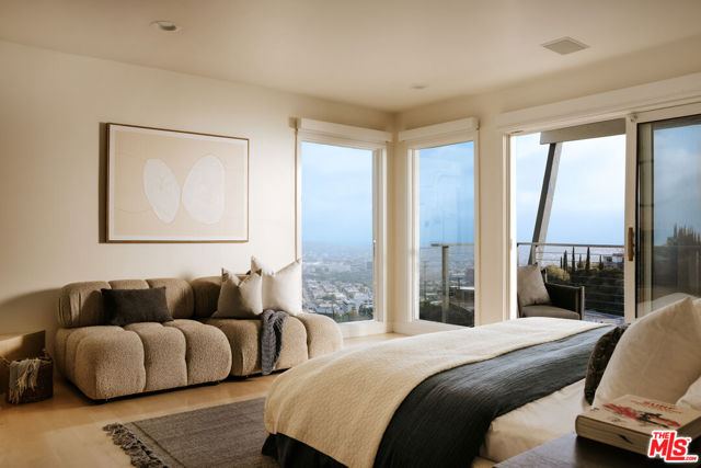 8558 Hollywood Boulevard, Los Angeles CA: https://media.crmls.org/mediaz/4114d6d3-42bf-4be9-a487-07ff0905cdb0.jpg