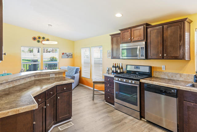 15500 Bubbling Wells Road, Desert Hot Springs CA: https://media.crmls.org/mediaz/4114ed6d-e264-470a-8b99-124e4ba5e042.jpg