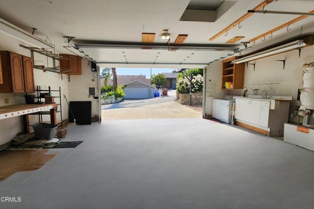 5519 Terrace Drive, La Crescenta CA: https://media.crmls.org/mediaz/4115912b-bb15-4db1-86d2-59406c2c7b15.jpg