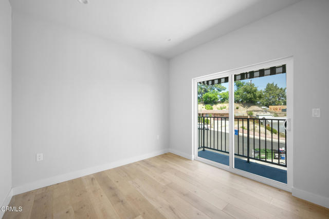 Detail Gallery Image 17 of 26 For 12323 Foxcroft Pl, Granada Hills,  CA 91344 - 3 Beds | 2/1 Baths