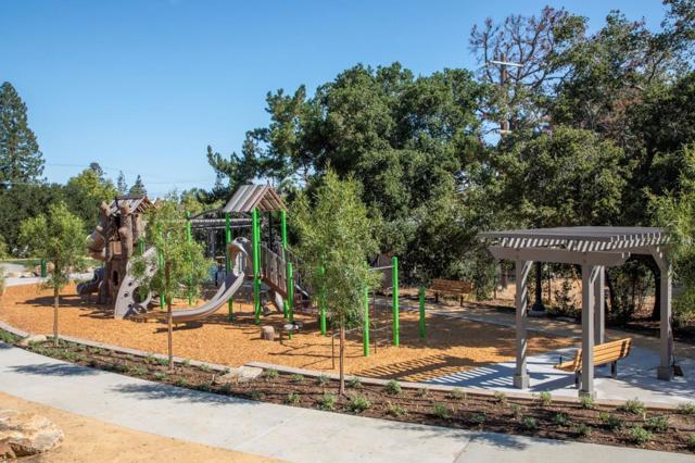 1249 Oak Street, San Mateo CA: https://media.crmls.org/mediaz/41163aeb-6cf3-4fa7-b3f1-9a755a79cee4.jpg
