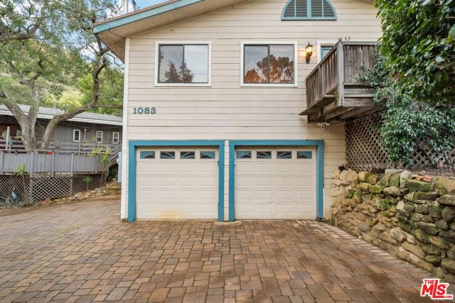 1083 Katherine Road photo 6