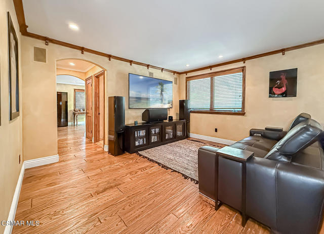 31145 Lobo Vista Road, Agoura Hills CA: https://media.crmls.org/mediaz/41175890-ccd3-40cb-a43d-310b053691d2.jpg