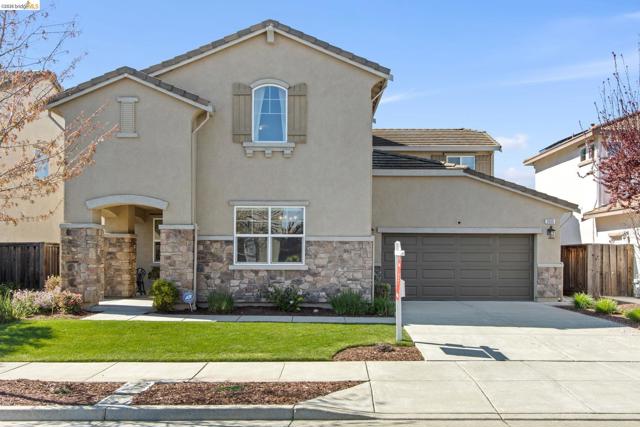 2469 Talaria Dr, Oakley CA: https://media.crmls.org/mediaz/4117dd7b-4a74-4fab-a6da-3a900164849c.jpg