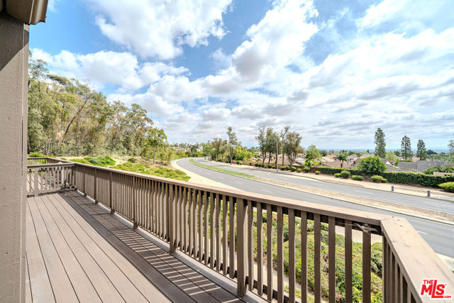 2366 Applewood Circle, Fullerton CA: https://media.crmls.org/mediaz/4117e0e7-5573-4c45-b3c6-75e26346e5fd.jpg