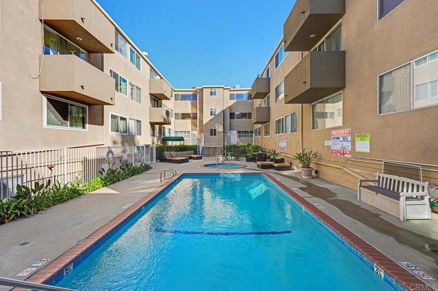 Detail Gallery Image 30 of 39 For 14141 Dickens St #111,  Sherman Oaks,  CA 91423 - 2 Beds | 2 Baths