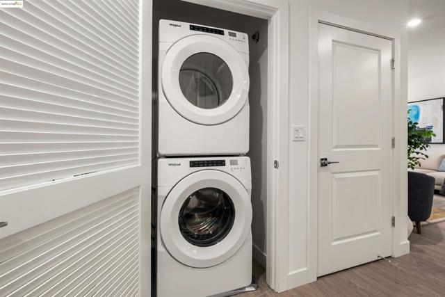 500 Somi Ct, Hayward CA: https://media.crmls.org/mediaz/4118f4d4-08b9-4099-ae86-993a5431d0c2.jpg