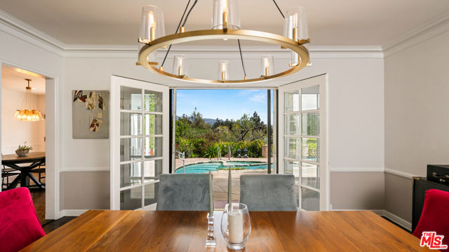 850 Birchwood Drive, Los Angeles CA: https://media.crmls.org/mediaz/41199adf-40ba-468c-b439-eac662836c8f.jpg