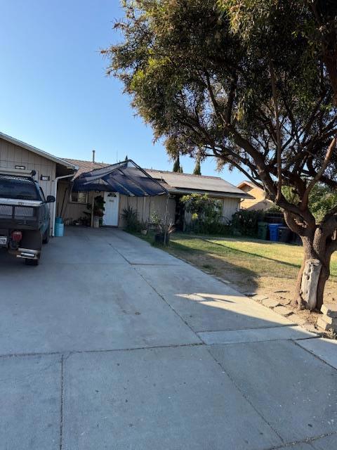 1102 Pinnacles Avenue, Greenfield CA: https://media.crmls.org/mediaz/411a3885-bb33-473f-99de-f66ea61145bf.jpg