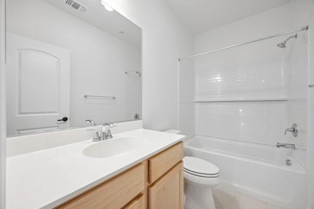 3710 Scribe Way, Castro Valley CA: https://media.crmls.org/mediaz/411a4e55-8580-460c-91ff-614eb8d3fe04.jpg