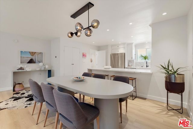 2108 Neilson Way, Santa Monica CA: https://media.crmls.org/mediaz/411a5b11-7ad9-461f-99fb-55de19ad0fa5.jpg