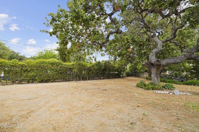 1658 La Granada Drive, Thousand Oaks CA: https://media.crmls.org/mediaz/411afdde-ba40-4f77-b7e3-7dcaf12eaca4.jpg