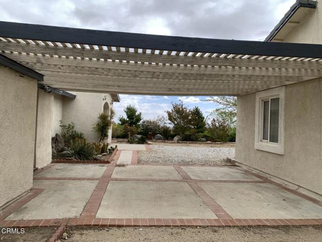 9020 Pionero Road, Pinon Hills CA: https://media.crmls.org/mediaz/411b174f-fa26-4a67-9a86-a57509d800e3.jpg