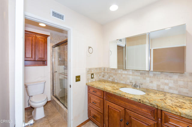 13716 Herrick Avenue, Sylmar CA: https://media.crmls.org/mediaz/411bd2cc-6a34-443c-9441-fbf314735c45.jpg
