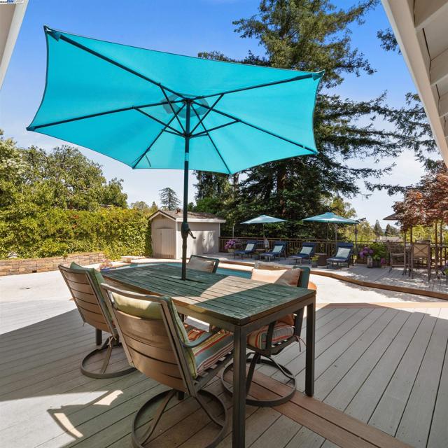 18767 Lamson Rd, Castro Valley CA: https://media.crmls.org/mediaz/411c5a23-9f28-48f2-9de6-7a09095cab60.jpg