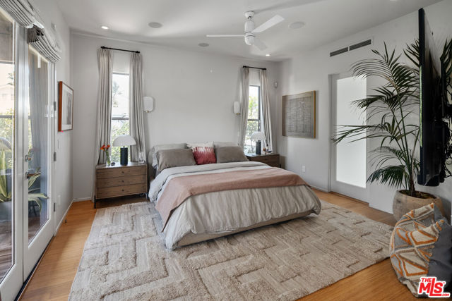 8735 Dorrington Avenue, West Hollywood CA: https://media.crmls.org/mediaz/411c8fd1-3a97-4663-94b8-f9dd91fdc626.jpg