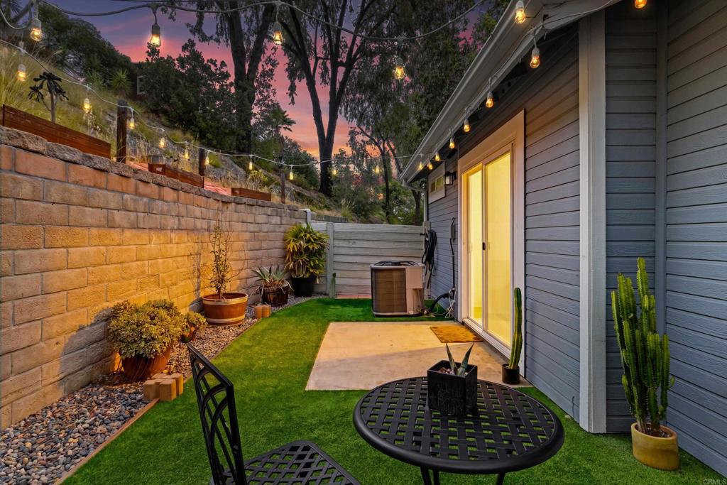 12862 Carriage Heights Way - photo 5