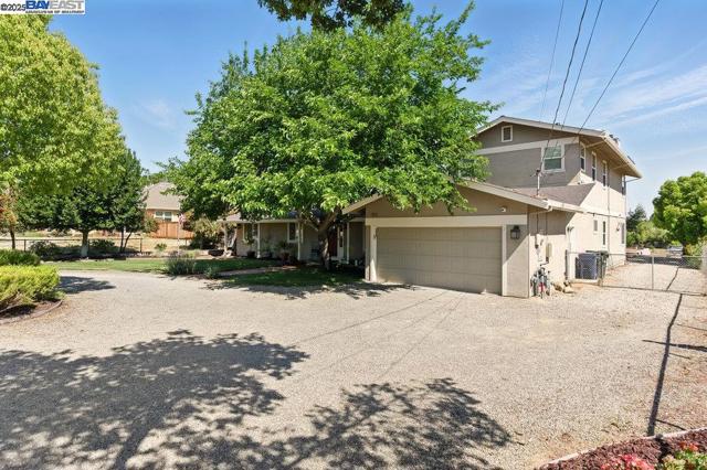 2680 Marina Ave., Livermore CA: https://media.crmls.org/mediaz/411d937c-27ab-49ea-943a-762ca0c029c4.jpg