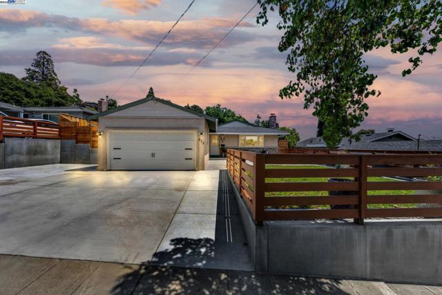 635 Janice Ave, Hayward CA: https://media.crmls.org/mediaz/411decf6-6058-4b56-a93a-98b633bedb1e.jpg
