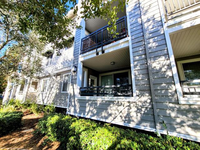 1982 W Bayshore Road, East Palo Alto CA: https://media.crmls.org/mediaz/411e2a97-c5e1-4c51-922c-0eaed5e10df9.jpg