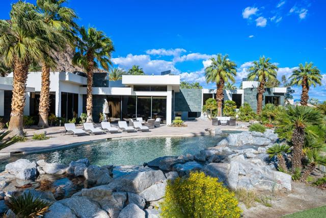 79235 Tom Fazio N Lane, La Quinta CA: https://media.crmls.org/mediaz/411e4630-f14d-4e58-a2d7-c411e8b537c8.jpg