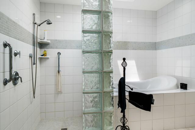 19 Cornell Drive, Rancho Mirage CA: https://media.crmls.org/mediaz/411fb5f5-cca7-44a6-a442-33f06b1b3d65.jpg