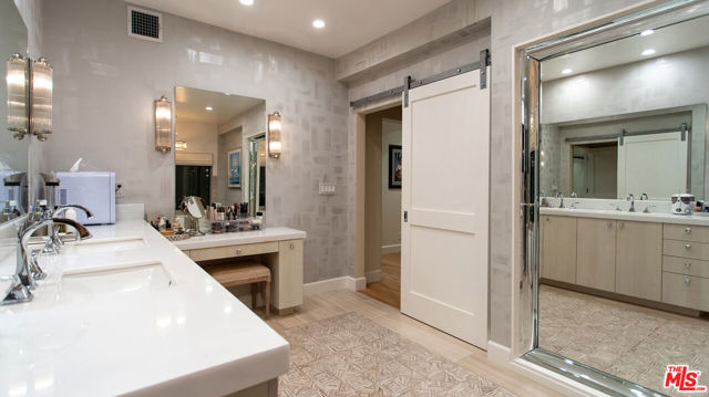 3631 SERRA Road, Malibu CA: https://media.crmls.org/mediaz/411fcab1-1487-40f6-87bd-3b7a9b4bc1cc.jpg