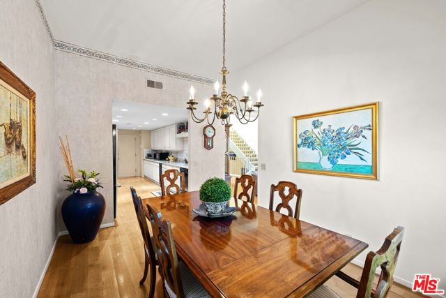 1622 Michael Lane, Pacific Palisades CA: https://media.crmls.org/mediaz/411ff85e-1f31-46f9-955d-cd9cb189680b.jpg