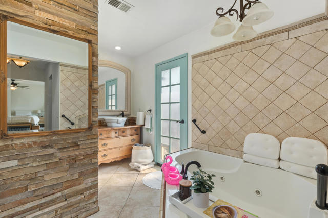 52790 Avenida Obregon, La Quinta CA: https://media.crmls.org/mediaz/41201b8d-7853-43a9-98da-7de266e3642c.jpg