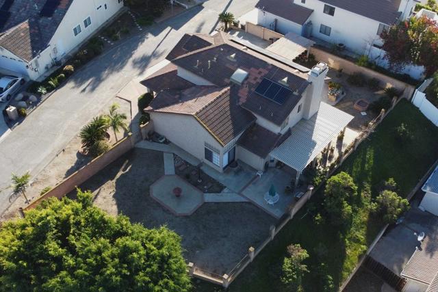 Detail Gallery Image 5 of 7 For 1329 Clear Crest Cir, Vista,  CA 92084 - 4 Beds | 3 Baths