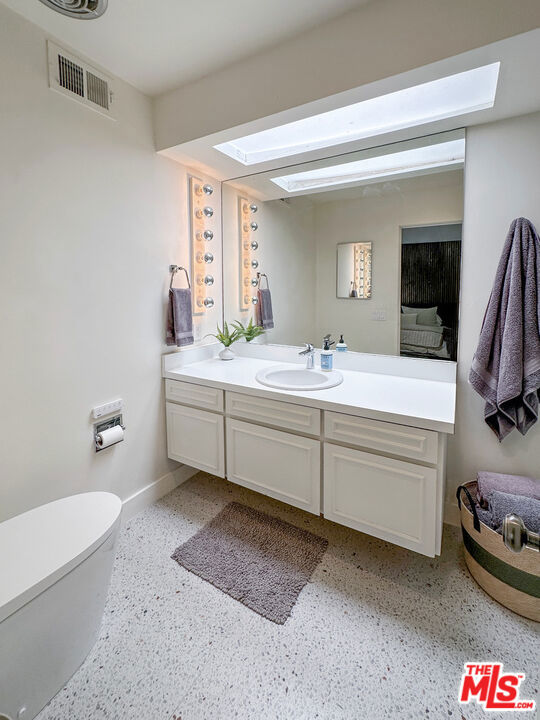 2324 S Skyview Drive, Palm Springs CA: https://media.crmls.org/mediaz/41204c78-3b2a-4b6b-944d-4280944c99ce.jpg